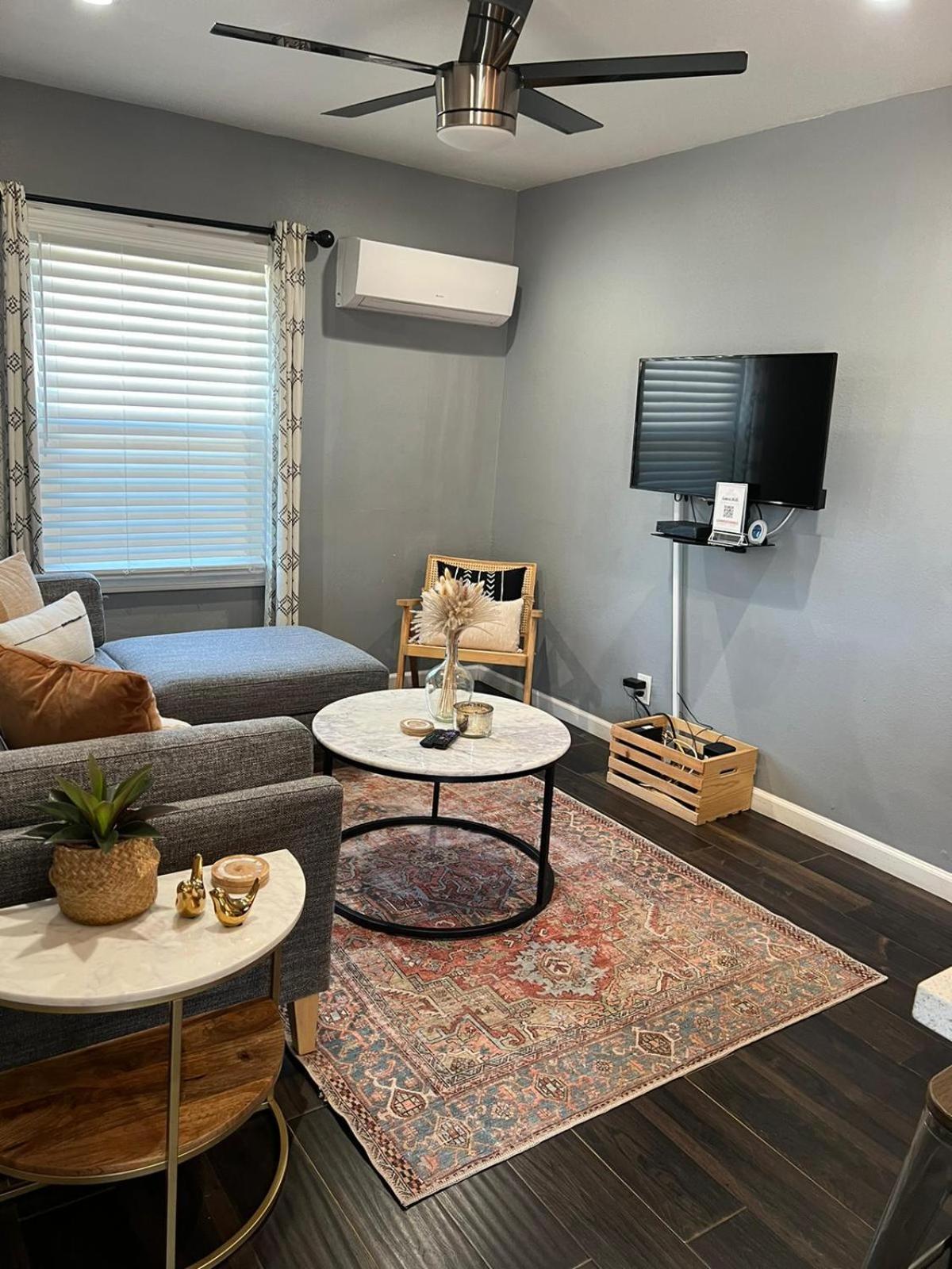 Apartment Located In Historic District Mins To Downtown, Beaches & Convention Center Long Beach Buitenkant foto